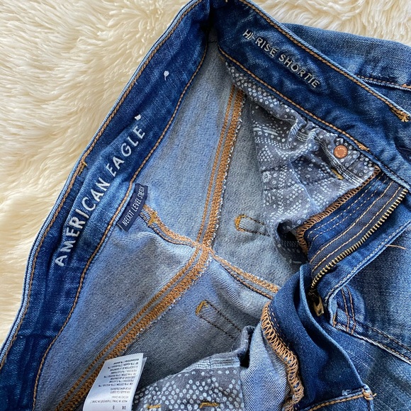 Shorts - Picture 2 of 4